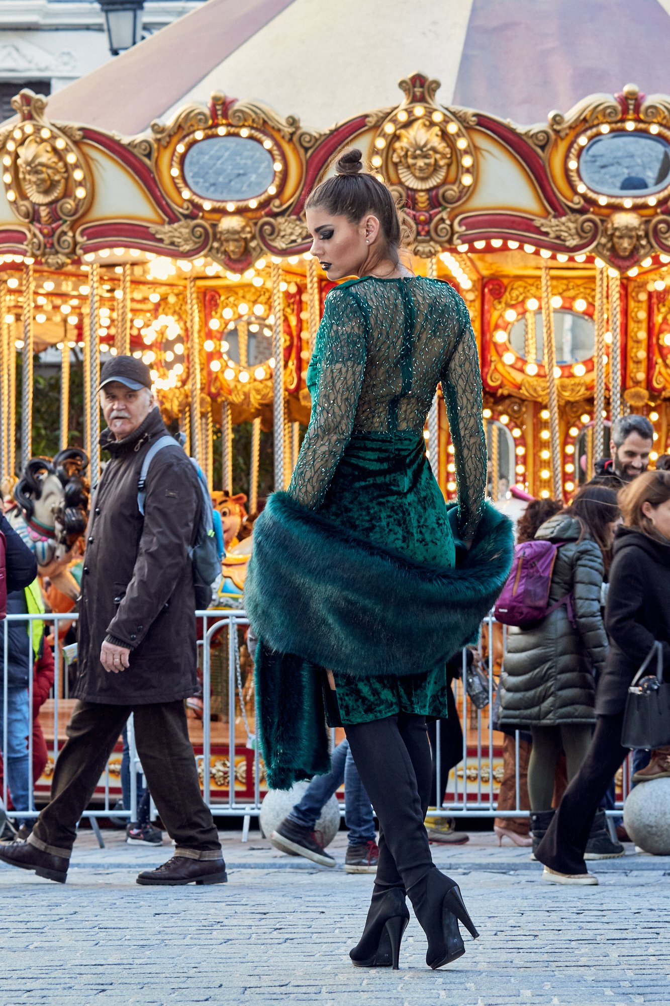 Vestido de fiesta brillante para gala nocturna firmado por Antonieta Couture