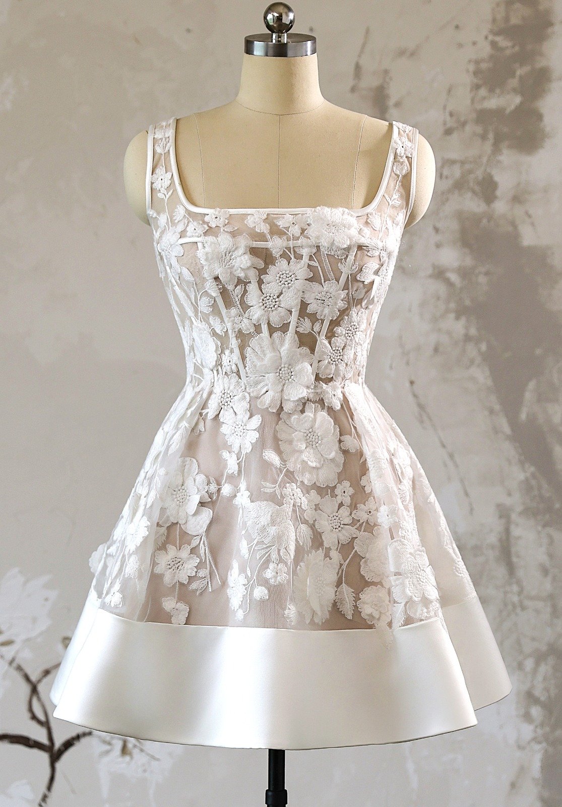 Vestido de novia Capri, colección Europa 2026, diseño a medida, ligereza mediterránea y caída vaporosa